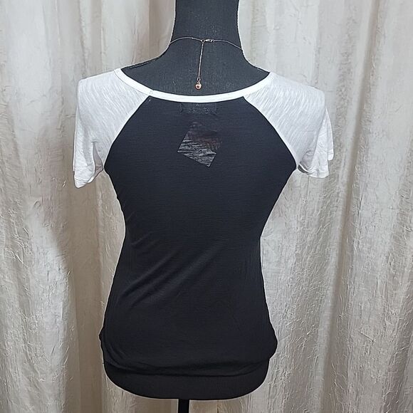 Good Vibes Black T-Shirt - Picture 7 of 12